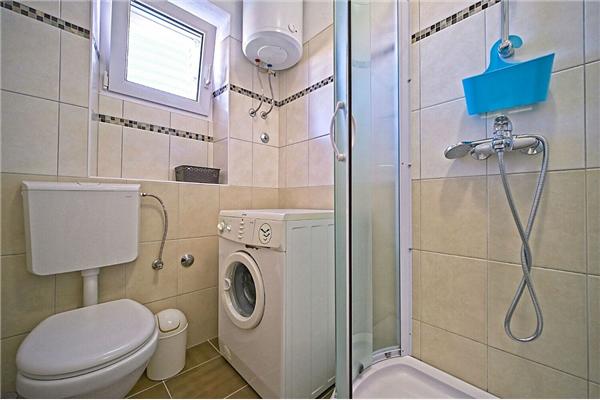 Apartment A1, for 5 persons