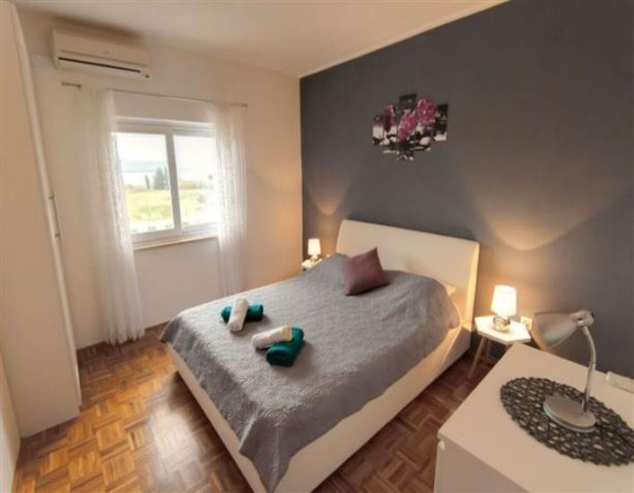 Apartment A2, for 5 persons