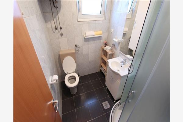 Apartment A2, for 5 persons