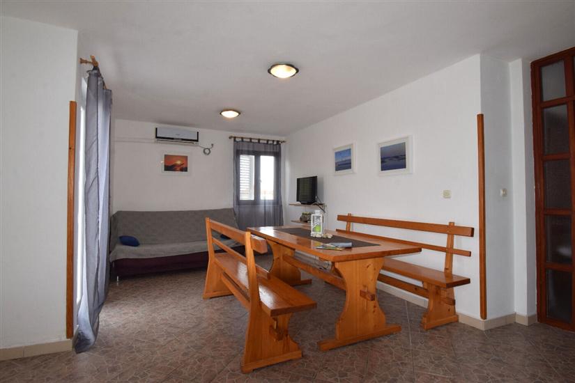Apartment A1, for 5 persons