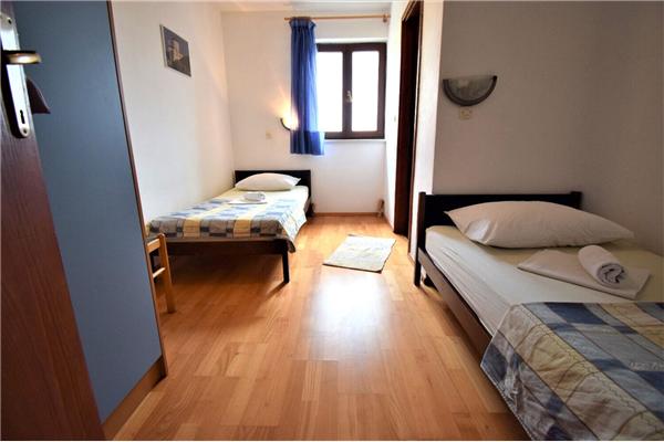 Apartment A1, for 5 persons