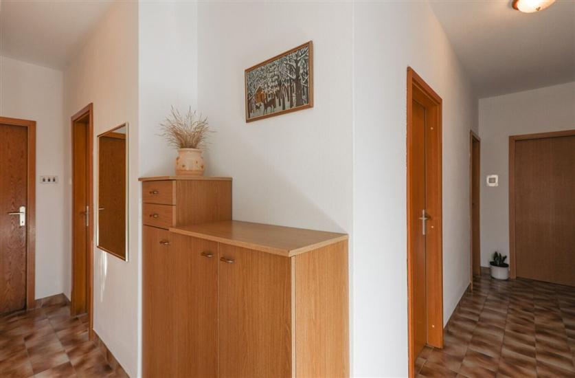 Apartment A1, for 5 persons