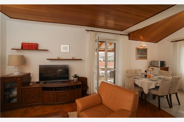 Apartment A1, for 5 persons