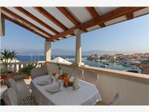 Apartment Middle Dalmatian islands,BookJosipFrom 111 €