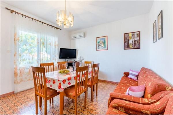 Apartment A2, for 6 persons