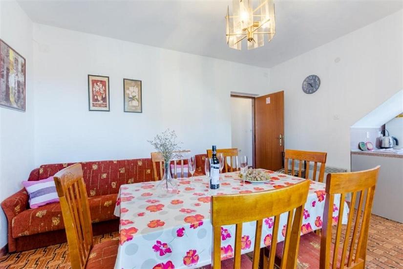 Apartment A2, for 6 persons