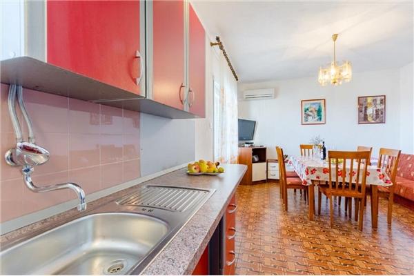 Apartment A2, for 6 persons