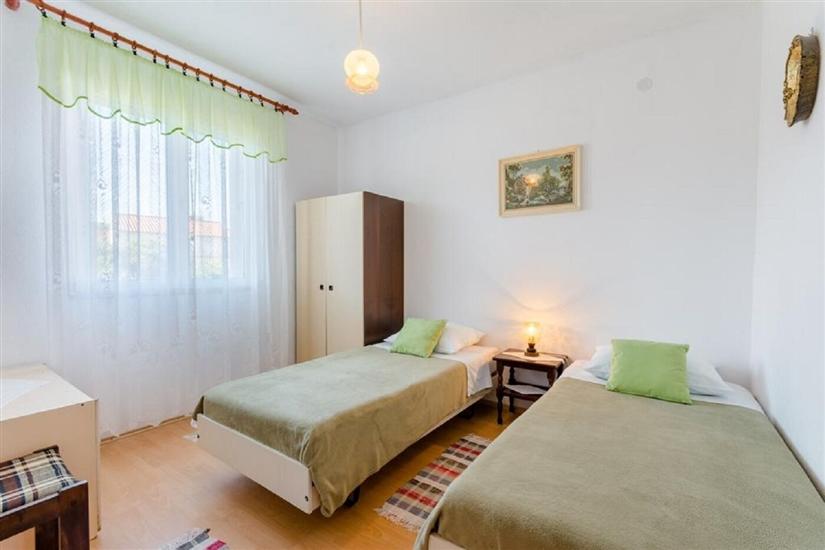 Apartment A2, for 6 persons