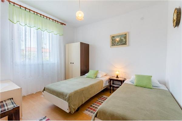 Apartment A2, for 6 persons
