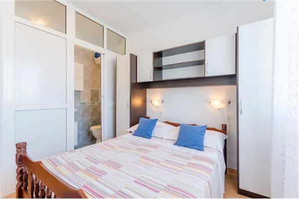 Apartment A2, for 6 persons