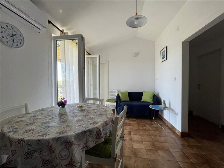 Apartment A1, for 5 persons