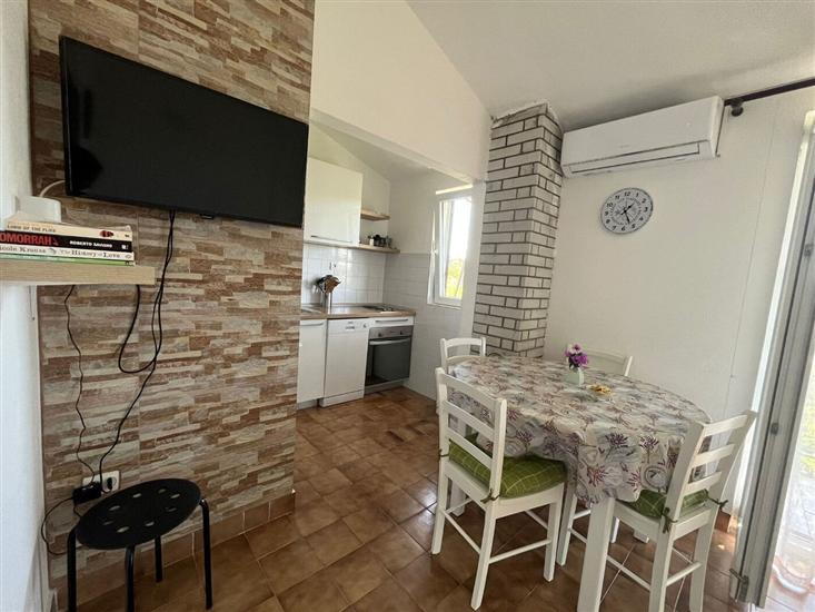 Apartment A1, for 5 persons