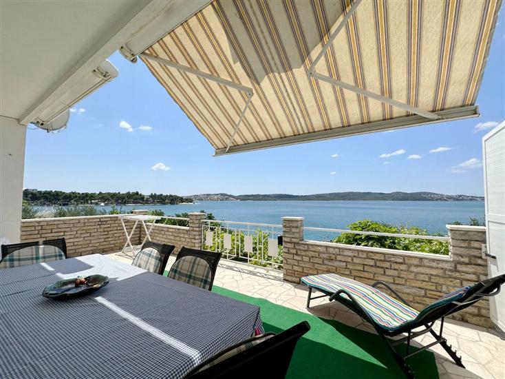 Apartment A1, for 6 persons