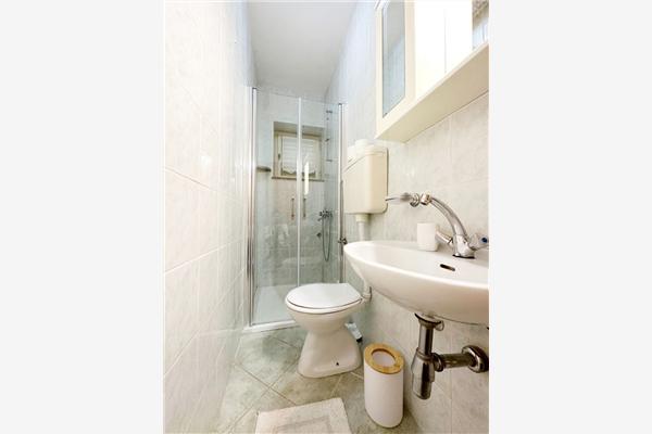 Apartment A1, for 6 persons