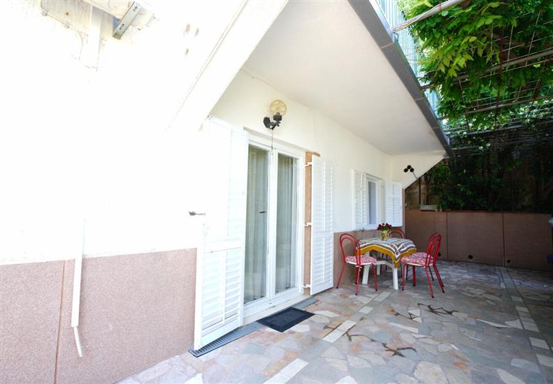 Apartment A1, for 5 persons