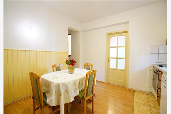 Apartment A1, for 5 persons