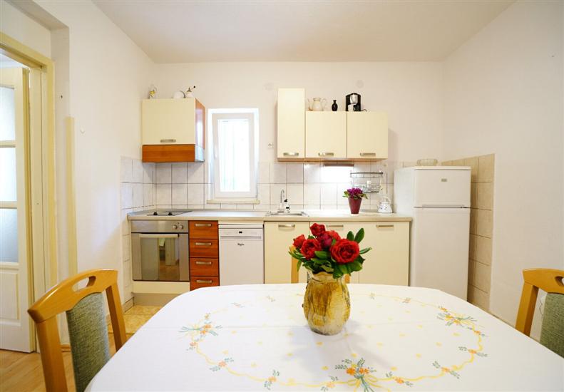 Apartment A1, for 5 persons