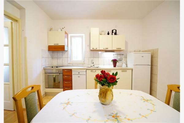 Apartment A1, for 5 persons