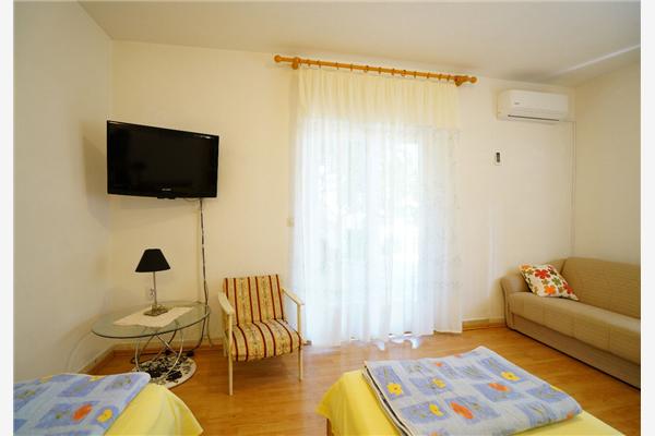 Apartment A1, for 5 persons