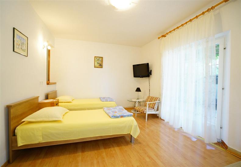 Apartment A1, for 5 persons