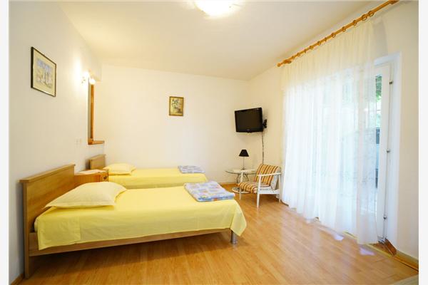 Apartment A1, for 5 persons