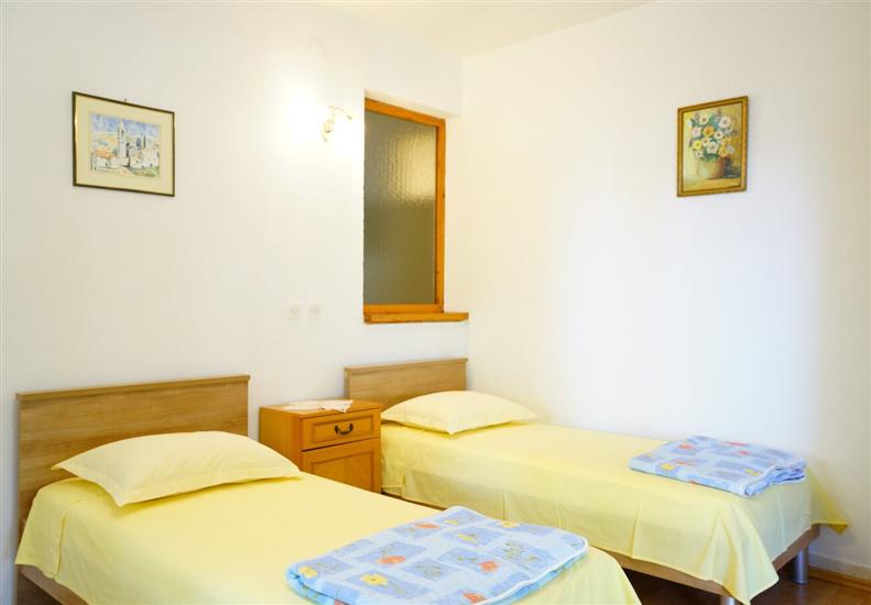 Apartment A1, for 5 persons