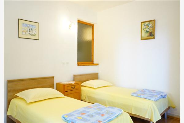 Apartment A1, for 5 persons