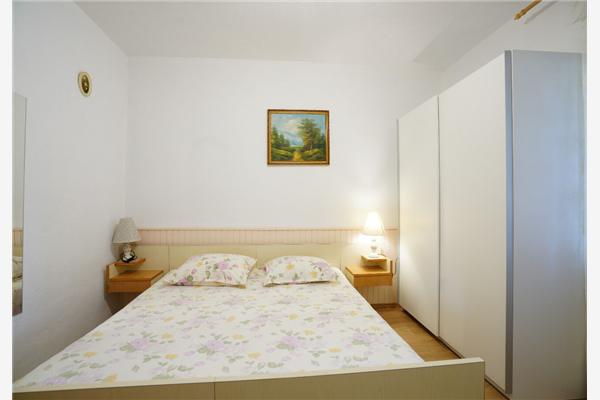 Apartment A1, for 5 persons