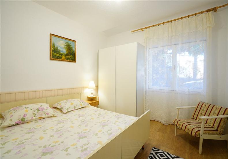 Apartment A1, for 5 persons