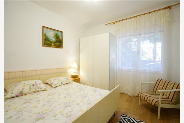 Apartment A1, for 5 persons