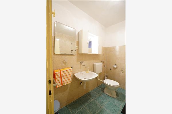 Apartment A1, for 5 persons