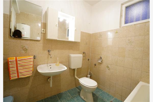 Apartment A1, for 5 persons