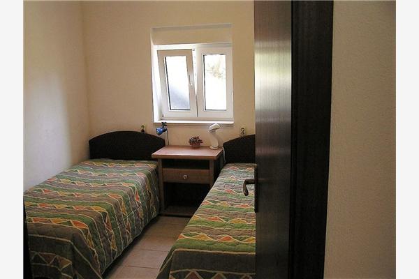 Apartment A4, for 5 persons