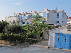 Apartment Middle Dalmatian islands,BookJadrankaFrom 76 €