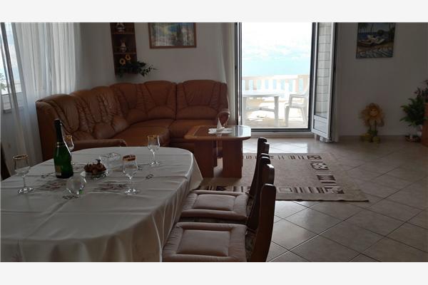 Apartment A1, for 5 persons