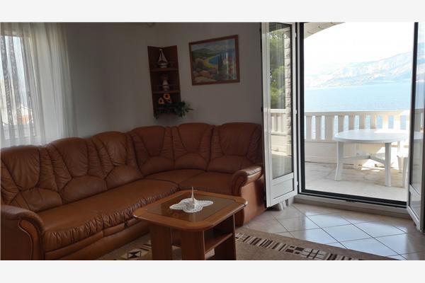 Apartment A1, for 5 persons