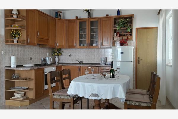 Apartment A1, for 5 persons