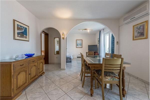 Apartment A2, for 5 persons