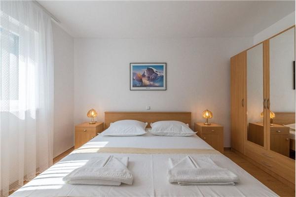 Apartment A2, for 5 persons