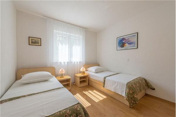 Apartment A2, for 5 persons