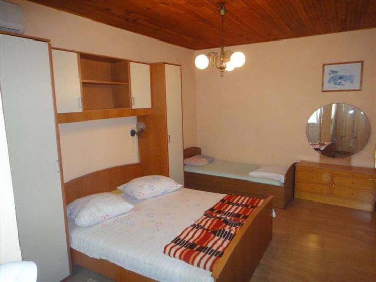 Apartment A4, for 3 persons