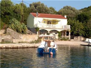 Apartments Roki Vis - island Vis, Size 70.00 m2, Airline distance to the sea 10 m