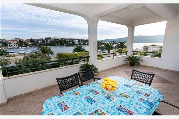 Apartment A5, for 8 persons