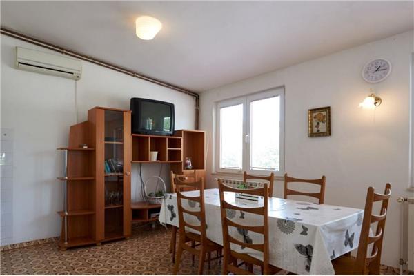 Apartment A5, for 8 persons
