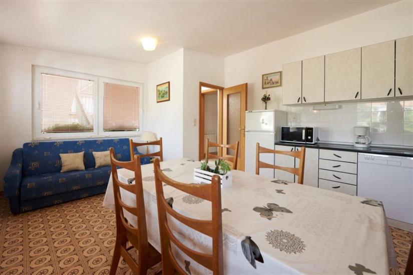 Apartment A5, for 8 persons