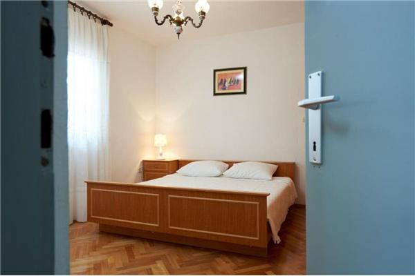 Apartment A5, for 8 persons