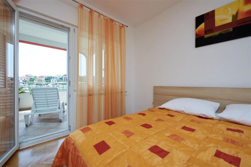 Apartment A5, for 8 persons