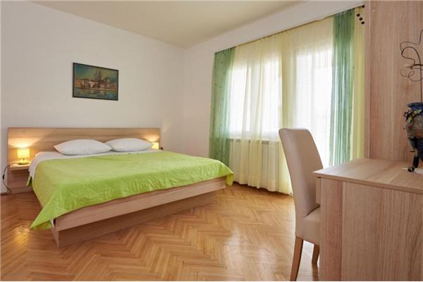 Apartment A5, for 8 persons