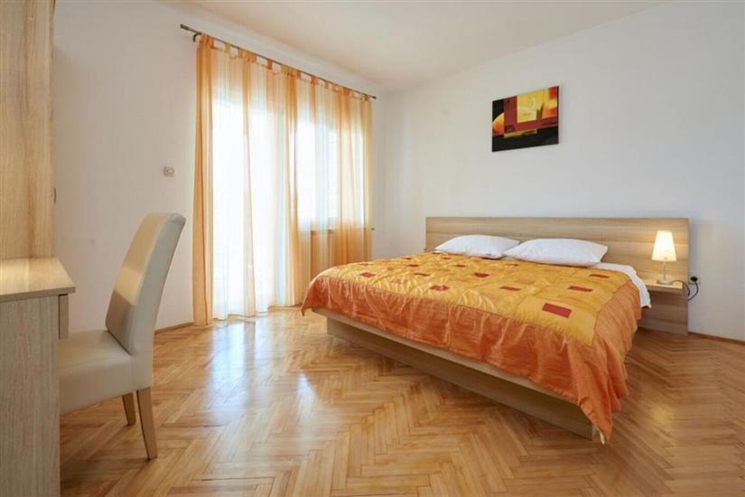 Apartment A5, for 8 persons