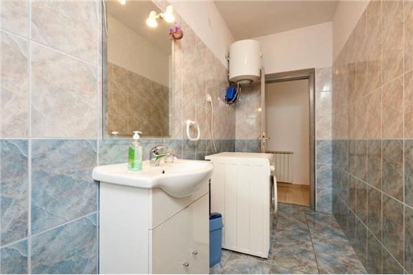 Apartment A5, for 8 persons